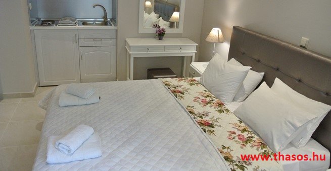 Athanasis Stúdió **** - Limenas